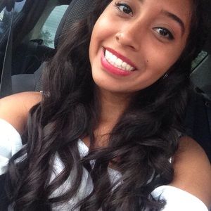 Meet your Posher, Isabel